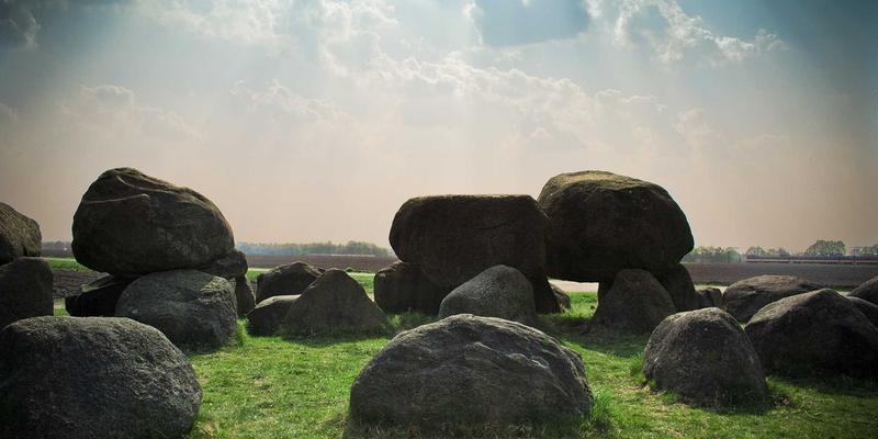 C-V2X技术全景解读：从5G标准演进到城市级智能交通落地实践